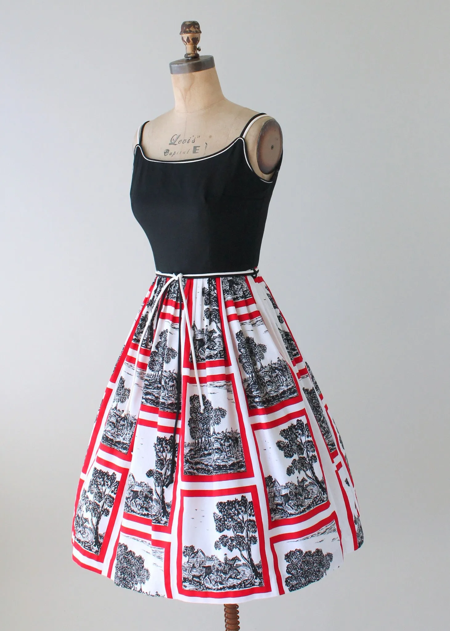 Vintage 1950s On the Hunt Novelty Print Sundress